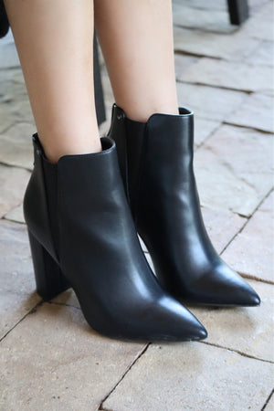 LAYLA'S LUXURY BOOTS - BLACK