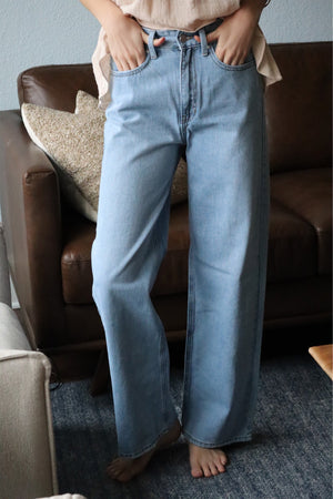 STELLA'S SLOUCHY BOY JEANS - LIGHT DENIM