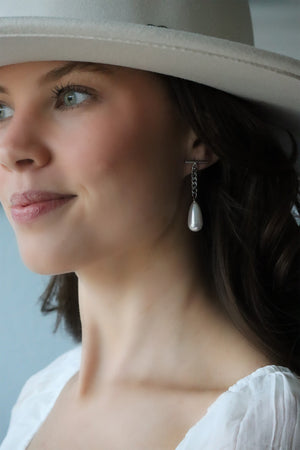 REBECCA'S ROCKING PEARL EARRINGS - PEARL/SILVER