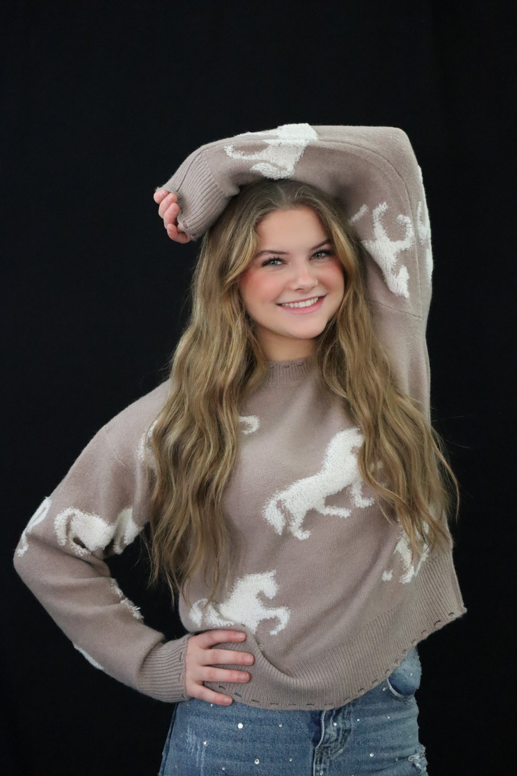CINDY'S COCO HORSE SWEATER- LIGHT BROWN