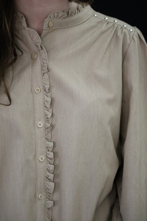ANNA'S RUFFLE AND READY BLOUSE - TAUPE