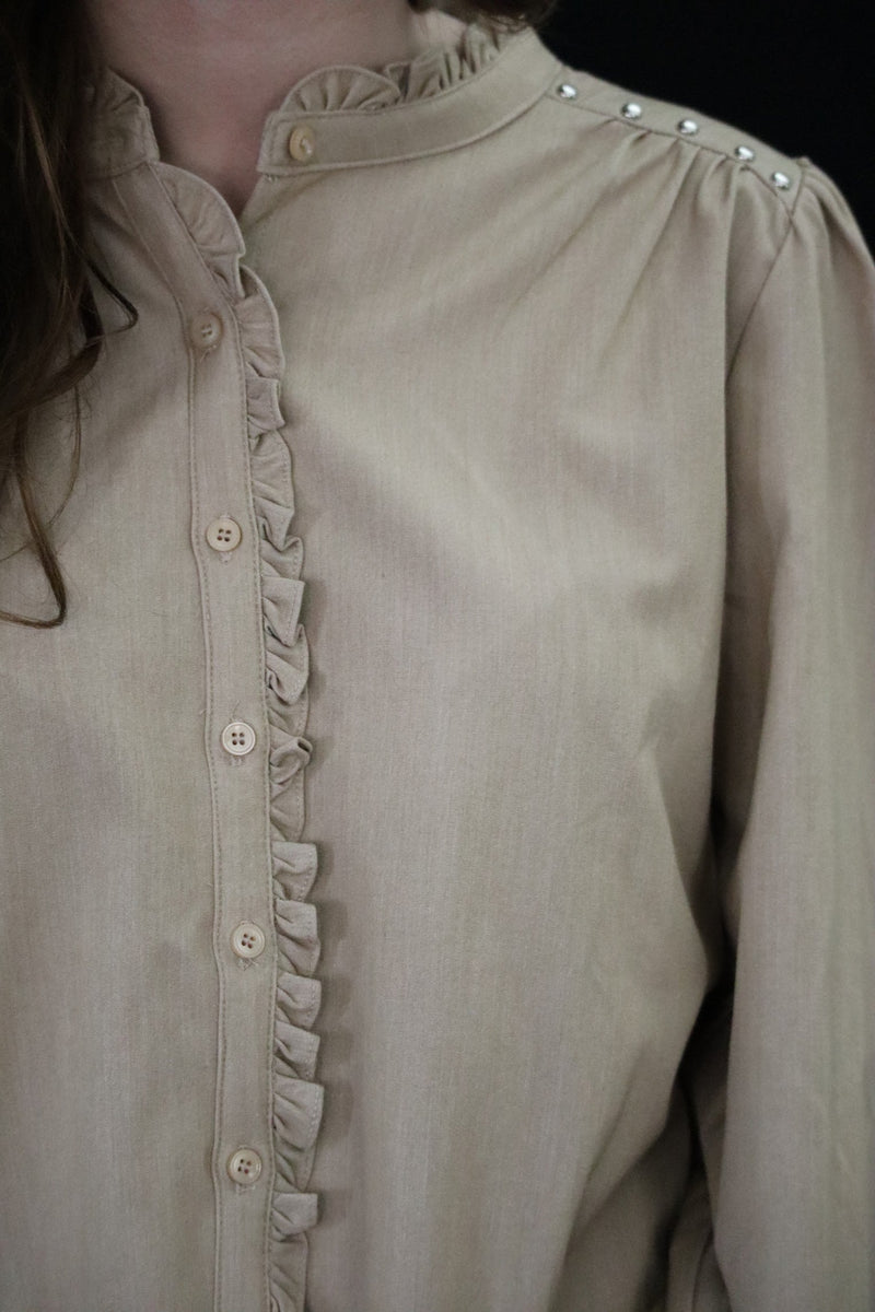 ANNA'S RUFFLE AND READY BLOUSE - TAUPE