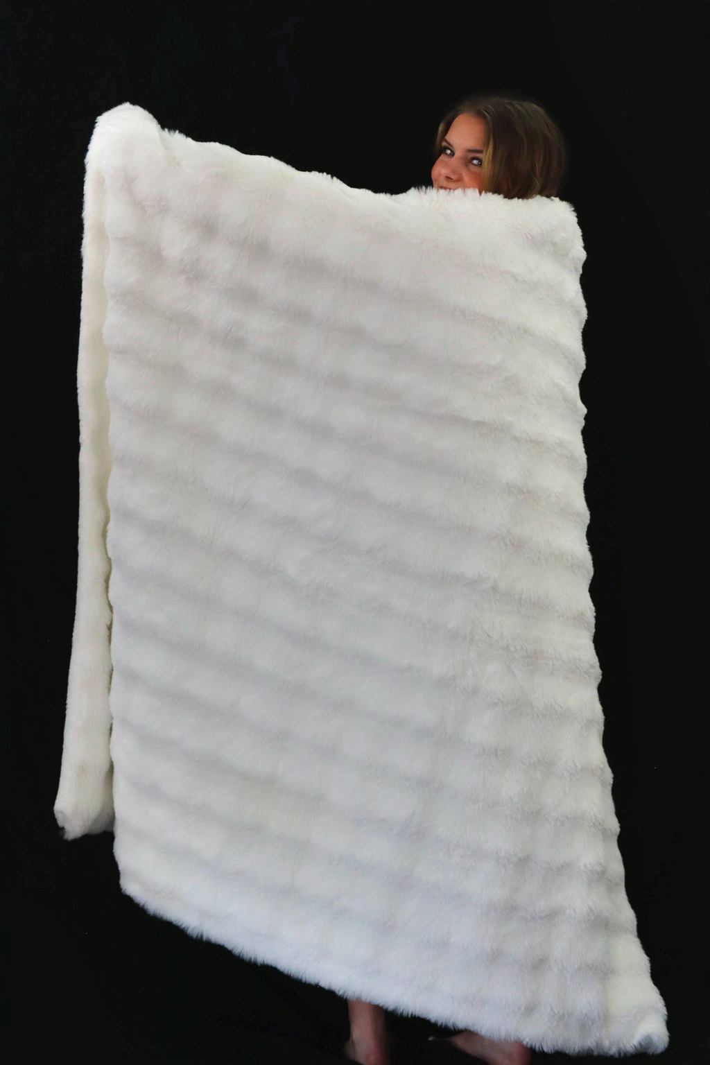 LISA'S LUX FUR BLANKET - WHITE