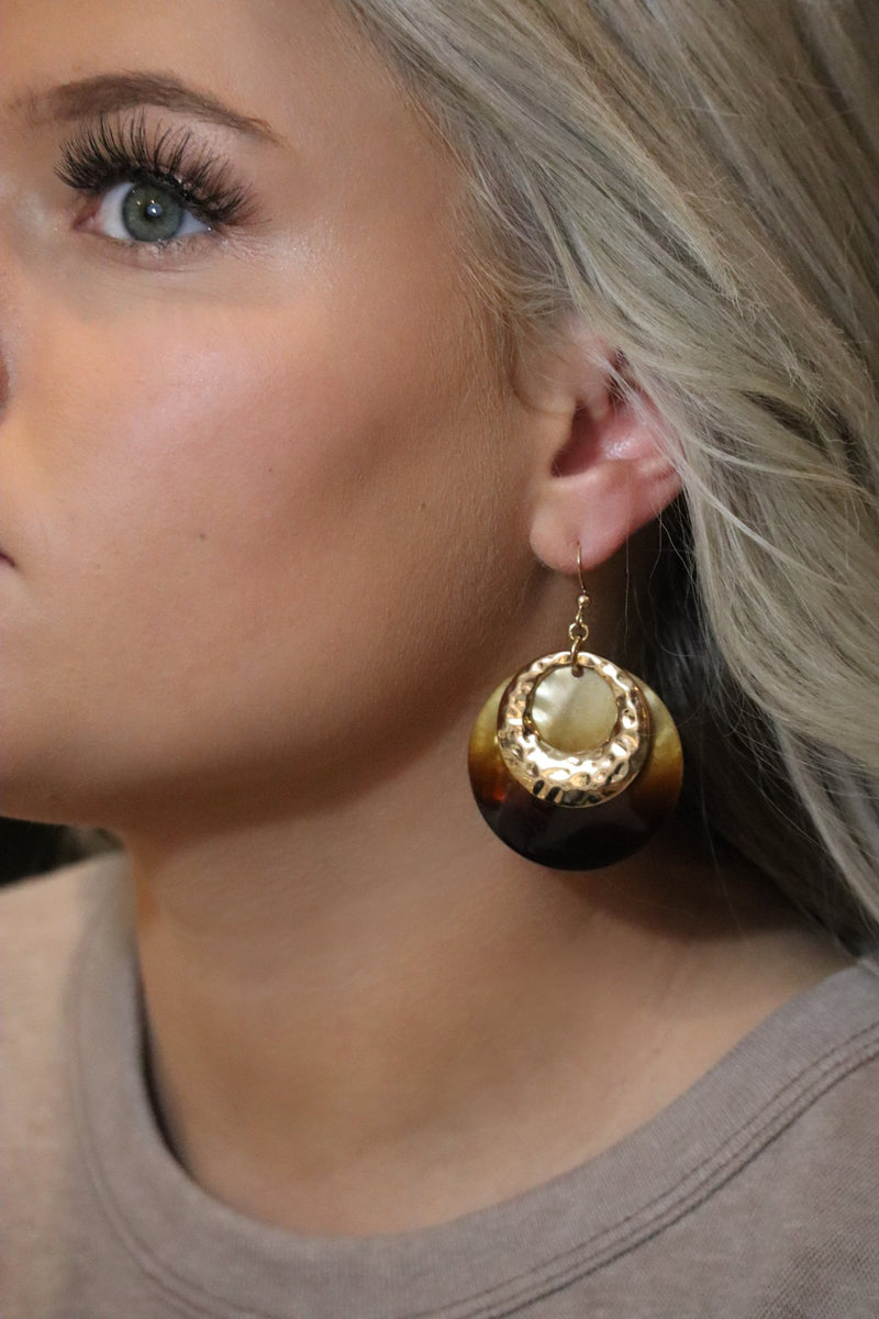 STELLA'S STUNNING SHELL EARRINGS - GOLD & BROWN