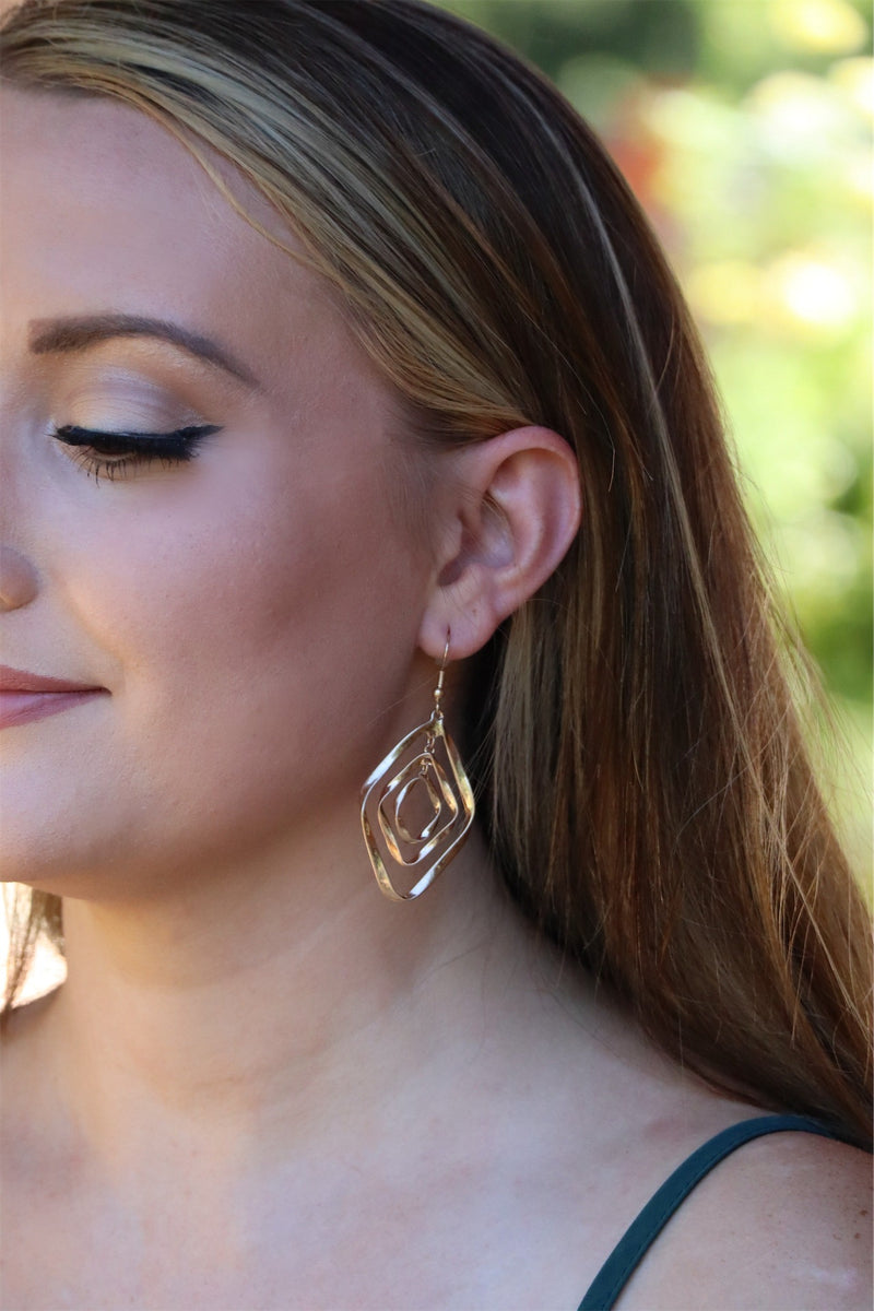 ELENA'S ELEGANT EARRINGS - GOLD