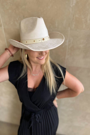 ANSLEY'S AESTHETICAL COWGIRL HAT - IVORY