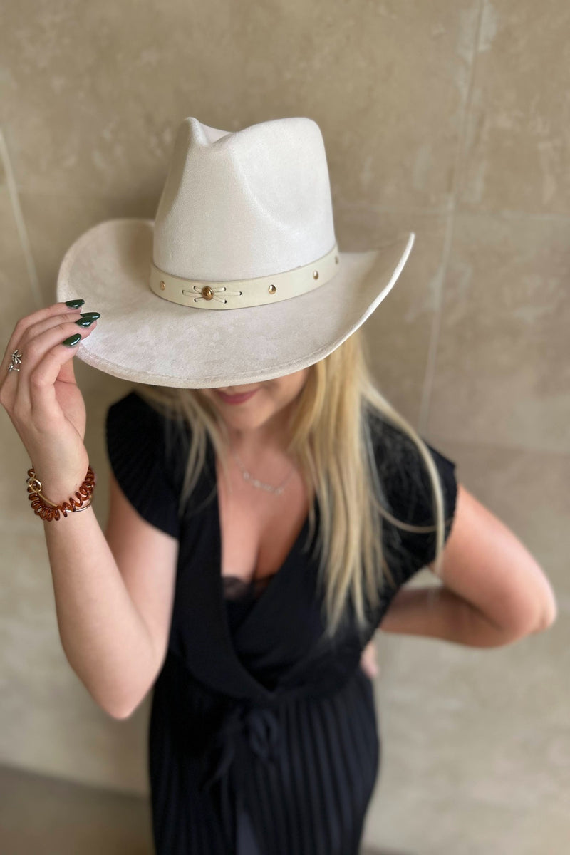 ANSLEY'S AESTHETICAL COWGIRL HAT - IVORY