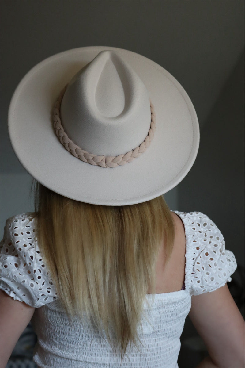 BREANNA'S BRAIDED HAT - CREAM