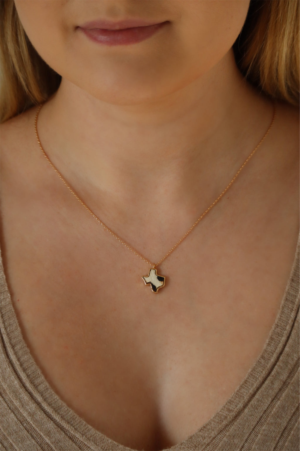 CARA'S COWHIDE TEXAS NECKLACE - GOLD